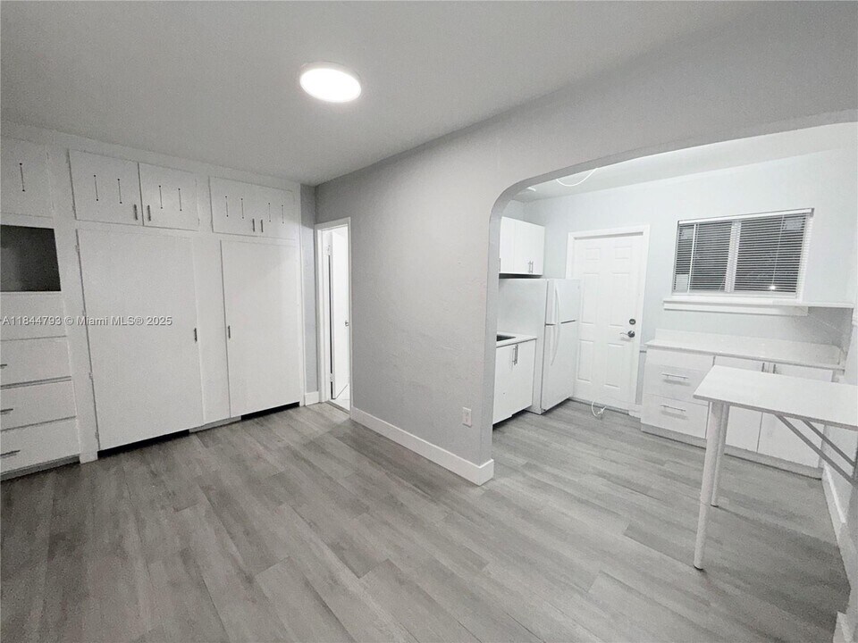 1815 McKinley St in Hollywood, FL - Building Photo