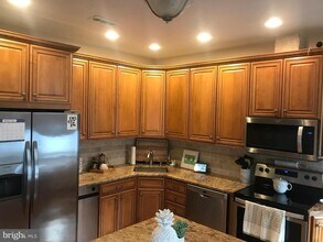 2006 Mt Vernon St-Unit -2 in Philadelphia, PA - Building Photo - Building Photo