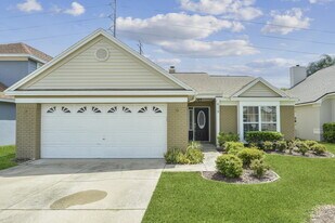 619 Queensbridge Dr in Lake Mary, FL - Building Photo