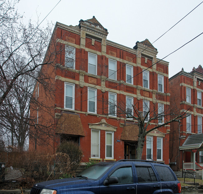 2122-2124 Sinton Ave in Cincinnati, OH - Building Photo - Building Photo