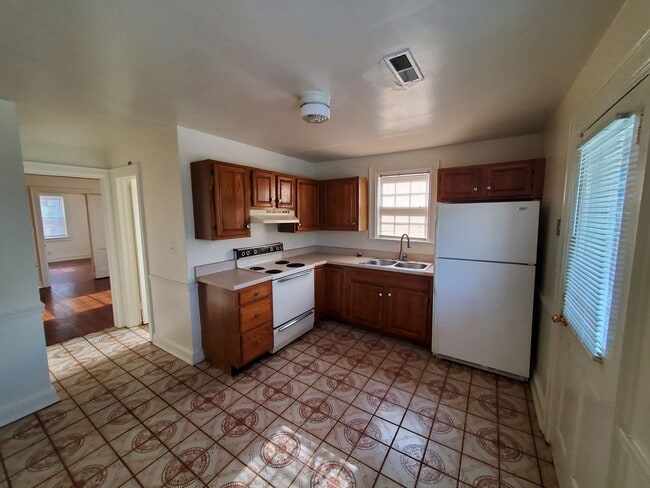 2513 Spring Garden St in Greensboro, NC - Building Photo - Building Photo