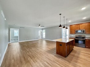 3018 Woodland St in Ames, IA - Building Photo - Building Photo