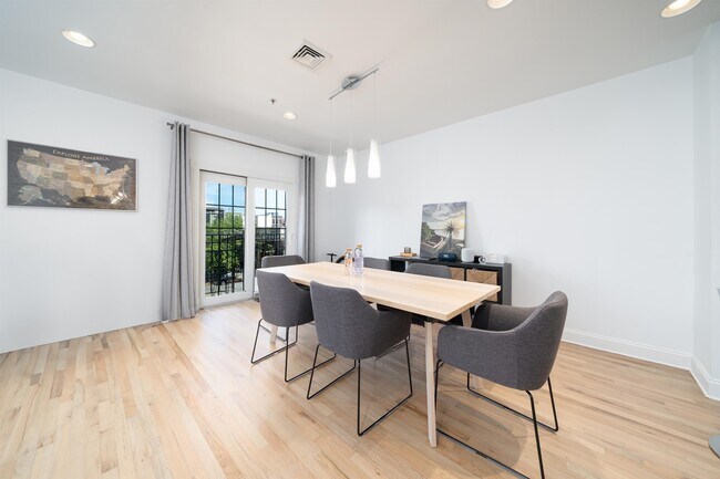 208 Jackson St in Hoboken, NJ - Building Photo - Building Photo