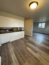 2001-2003 Skyline Dr NW in Minot, ND - Building Photo - Building Photo