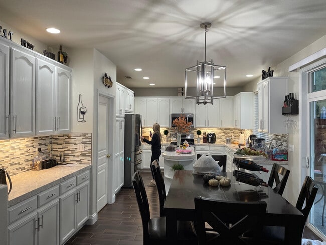 2301 Warm Springs Dr in Modesto, CA - Building Photo - Building Photo