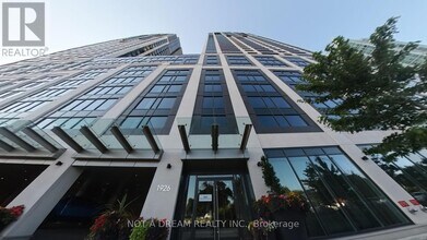 1928-1928 Lake Shore Blvd W in Toronto, ON - Building Photo - Building Photo