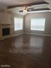 2800 Amy Ct in College Station, TX - Foto de edificio - Building Photo