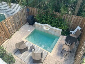 4216 Sea Grape Dr in Lauderdale-by-the-Sea, FL - Foto de edificio - Building Photo