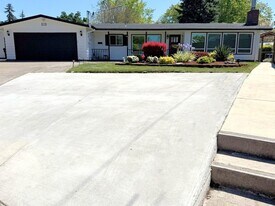 519 Shire Ct in Eugene, OR - Building Photo