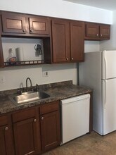 25300 Shiawassee Cir, Unit One Bedroom Unit in Southfield, MI - Building Photo - Building Photo