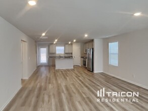 609 Cedar Brk Dr in White House, TN - Foto de edificio - Building Photo
