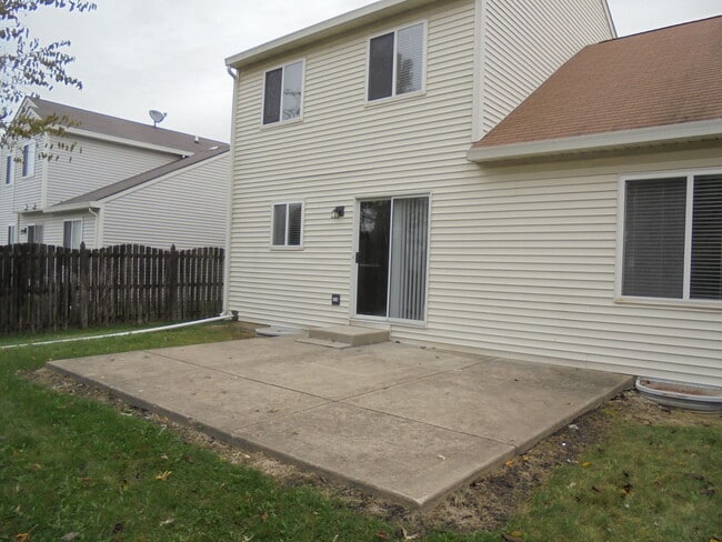 270 Bridlewood Cir in Lake In The Hills, IL - Building Photo - Building Photo