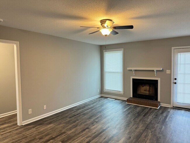 3424 Oak Park Ct in Clarksville, TN - Building Photo - Building Photo