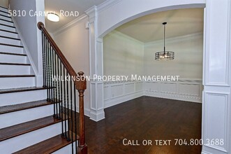 5810 Carmel Rd in Charlotte, NC - Foto de edificio - Building Photo