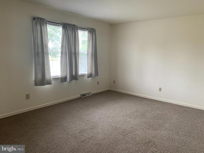 property at 207 N Linden Ave