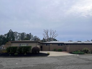 228 Reed Cir in Mill Valley, CA - Foto de edificio - Building Photo