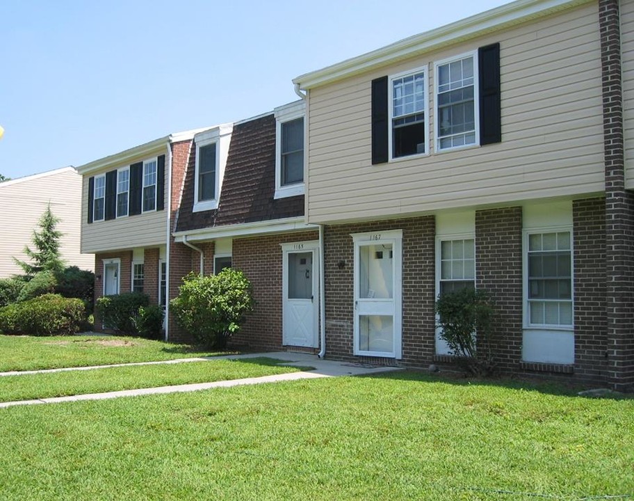 The Seasons Student Housing in Salisbury, MD - Foto de edificio