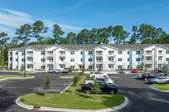 Residence at Canopy Pointe in Wilmington, NC - Foto de edificio - Building Photo