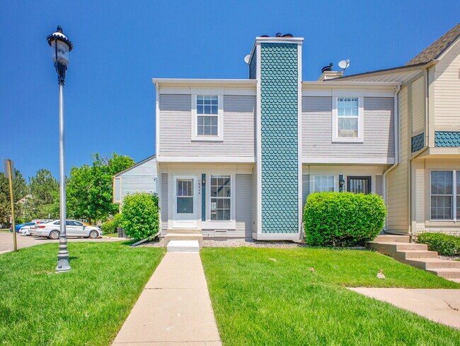 1602 S Idalia St in Aurora, CO - Building Photo - Building Photo