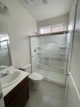 1070 John Hopkins Ct in Dixon, CA - Foto de edificio - Building Photo