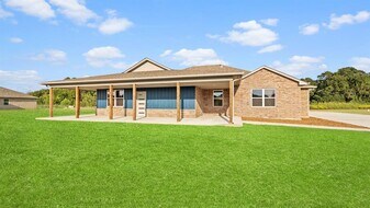 214 Olde Ml Ct in Jones, OK - Building Photo