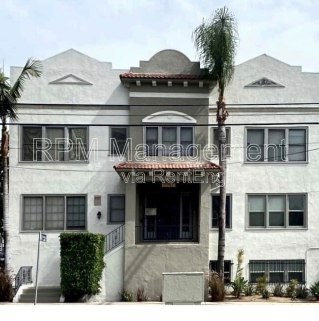 property at 5987 W Franklin Ave