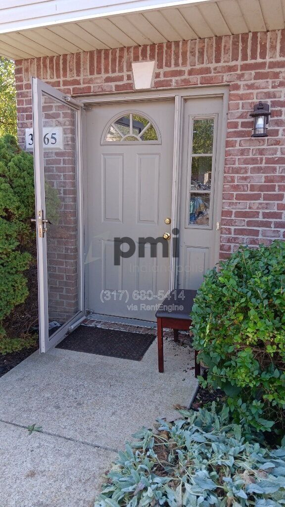 3465 S Oaklawn Cir in Bloomington, IN - Foto de edificio - Building Photo