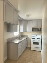 626 W 59th Pl in Los Angeles, CA - Building Photo - Building Photo