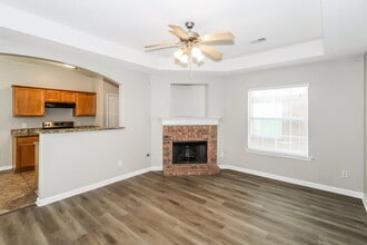 10093 Woodland Hills Dr in Cordova, TN - Building Photo - Building Photo
