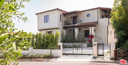1121 Tower Rd in Beverly Hills, CA - Building Photo - Building Photo