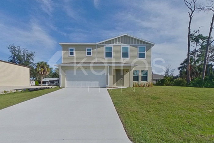 851 Phyllis St in Port Charlotte, FL - Building Photo