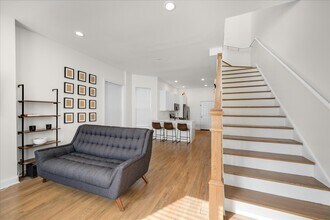 4248 S St Lawrence Ave in Chicago, IL - Building Photo - Building Photo