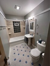 6229 W Lloyd St in Wauwatosa, WI - Building Photo - Building Photo