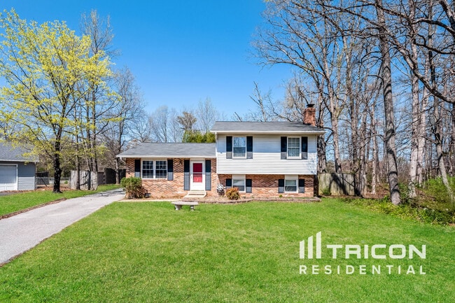 property at 2441 Indian Ct