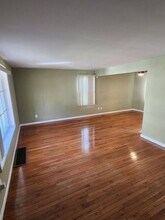19508 Lanbury Ave in Warrensville Heights, OH - Building Photo - Building Photo