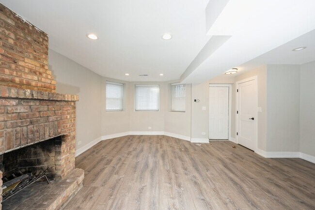 1435 N Washtenaw Ave in Chicago, IL - Building Photo - Building Photo