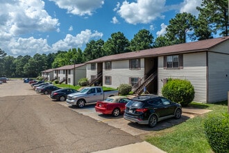 The Pine Apartments in Mansfield, LA - Building Photo - Building Photo
