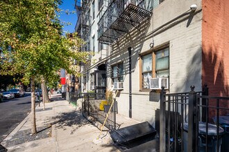 411 E 118th St in New York, NY - Building Photo - Building Photo