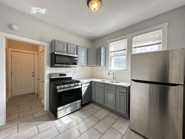 2548 N Kildare Ave in Chicago, IL - Building Photo - Building Photo