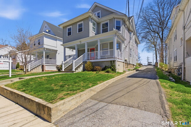 property at 21 Quintard Terrace