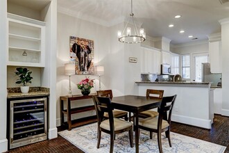 1045 W 22nd St in Houston, TX - Building Photo - Building Photo