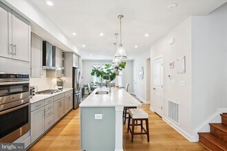 7314 Mountaineer Dr in Alexandria, VA - Building Photo - Building Photo