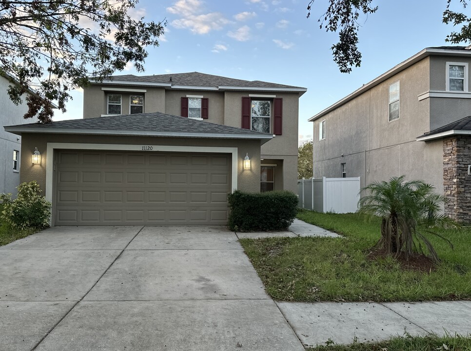 11120 Silver Fern Way in Riverview, FL - Building Photo