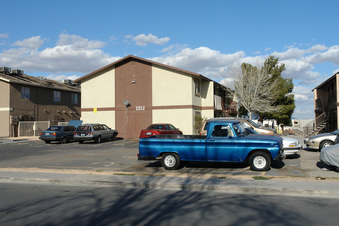 2312 Saturn Ave in North Las Vegas, NV - Building Photo