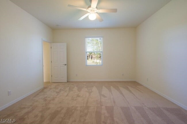 3005 NW 41st Pl in Cape Coral, FL - Foto de edificio - Building Photo