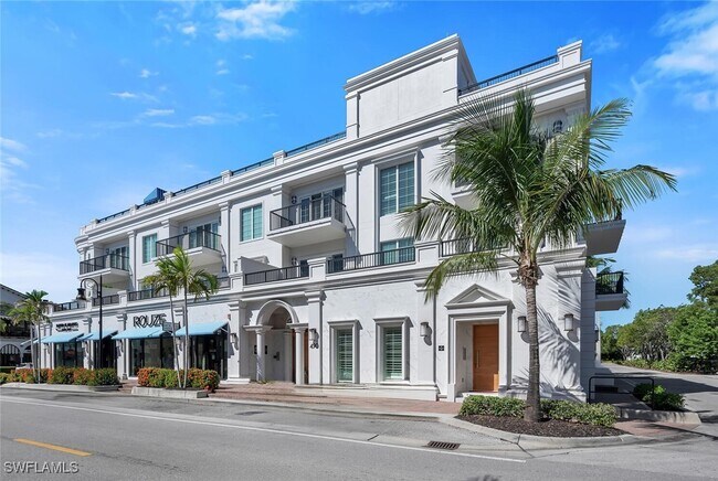 490 5th St S in Naples, FL - Building Photo - Building Photo