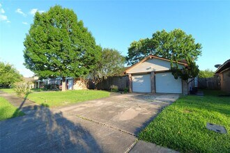 7911 Fawn Terrace Dr in Houston, TX - Building Photo - Building Photo