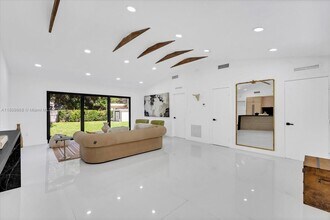 125 NE 107th St in Miami Shores, FL - Building Photo - Building Photo