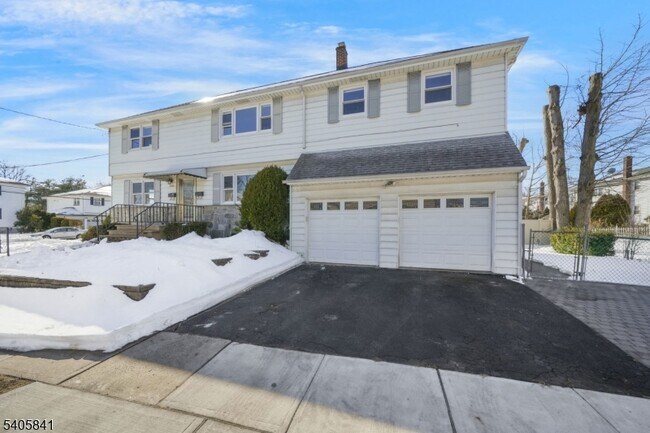 686 Gates Terrace in Union, NJ - Building Photo - Building Photo