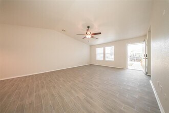 9117 Checkerbloom Dr in Oklahoma City, OK - Building Photo - Building Photo